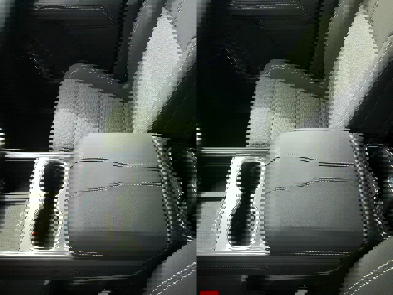 Used 2025 GMC Acadia Elevation image 19