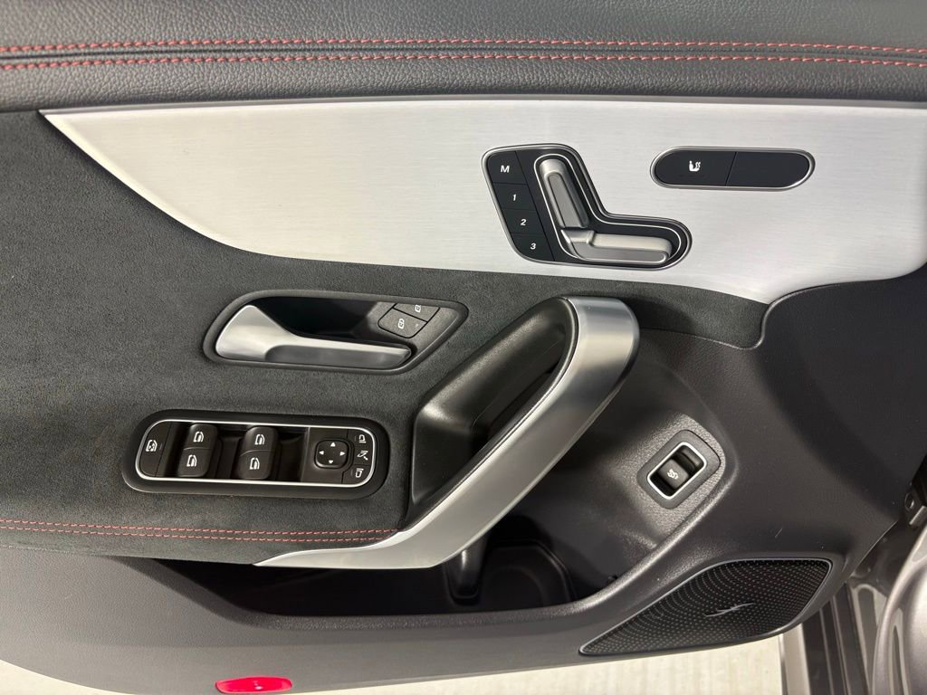 Used 2025 Mercedes-Benz CLA 250 image 22