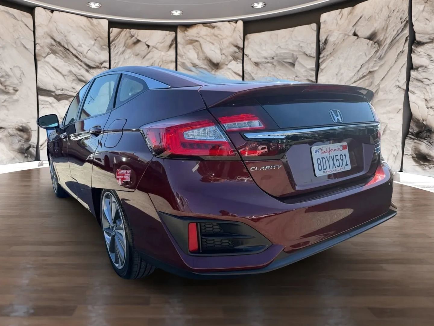 Used 2018 Honda Clarity Touring image 8