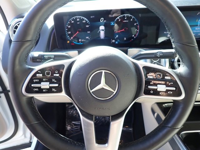 Used 2022 Mercedes-Benz GLB 250 4MATIC w/ Premium Package Lite image 22