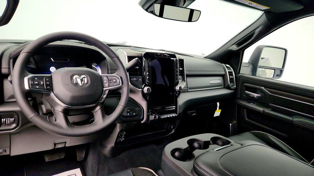 Used 2026 RAM 2500 Laramie AWD/4WD image 12