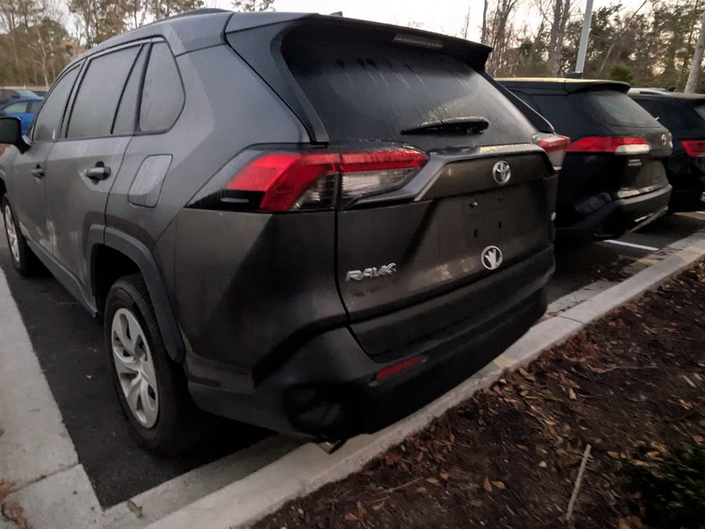 Used 2019 Toyota RAV4 LE image 5