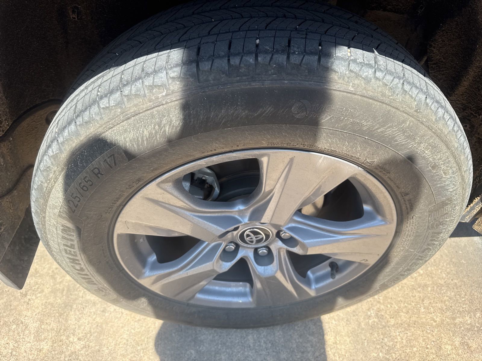 Used 2022 Toyota RAV4 XLE w/ Convenience Package AWD/4WD image 13