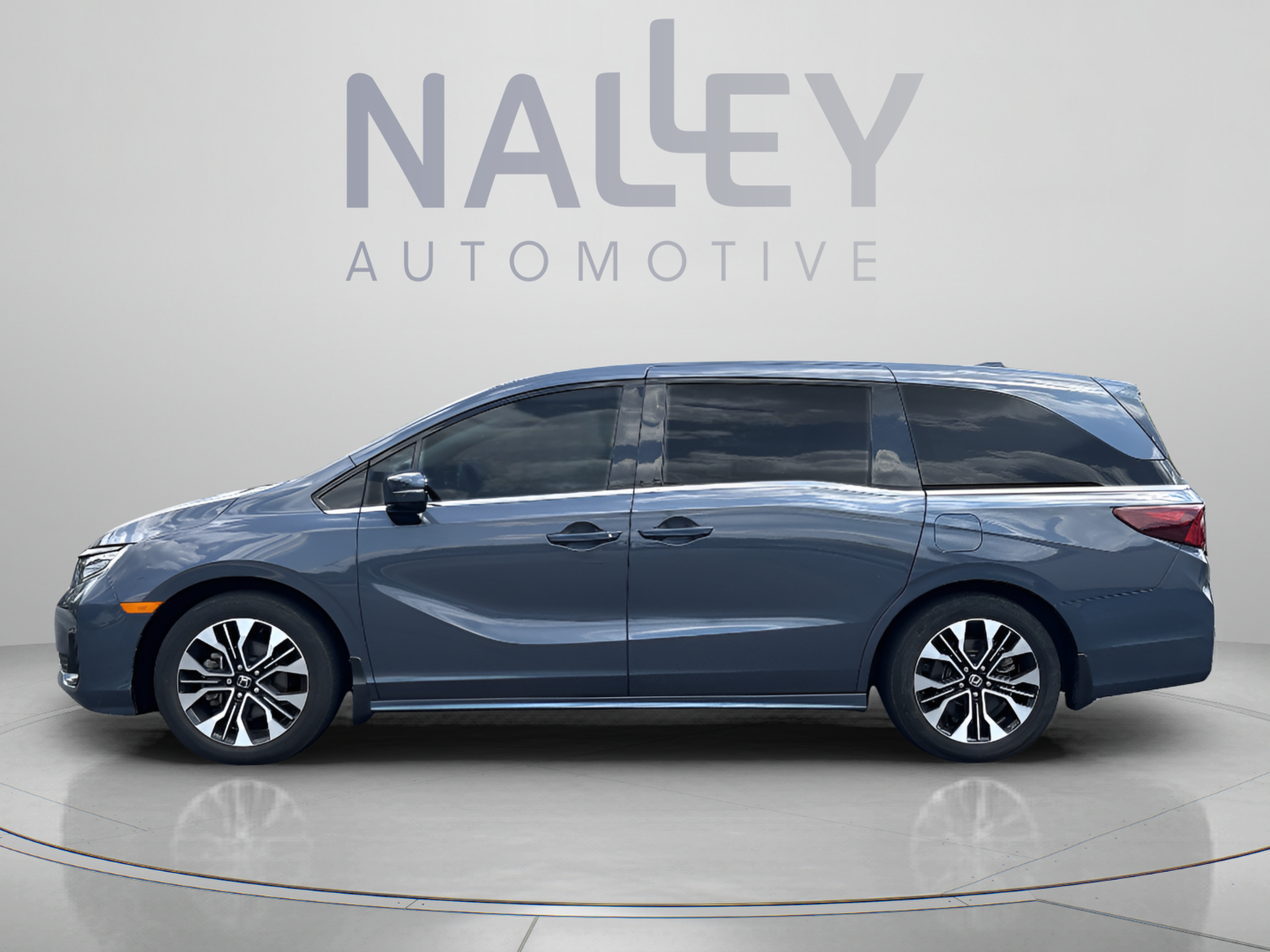 Certified 2025 Honda Odyssey Elite image 3