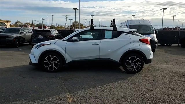 Used 2018 Toyota C-HR XLE image 5