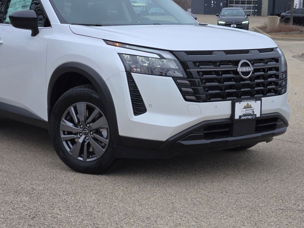 New 2026 Nissan Pathfinder SV image 2