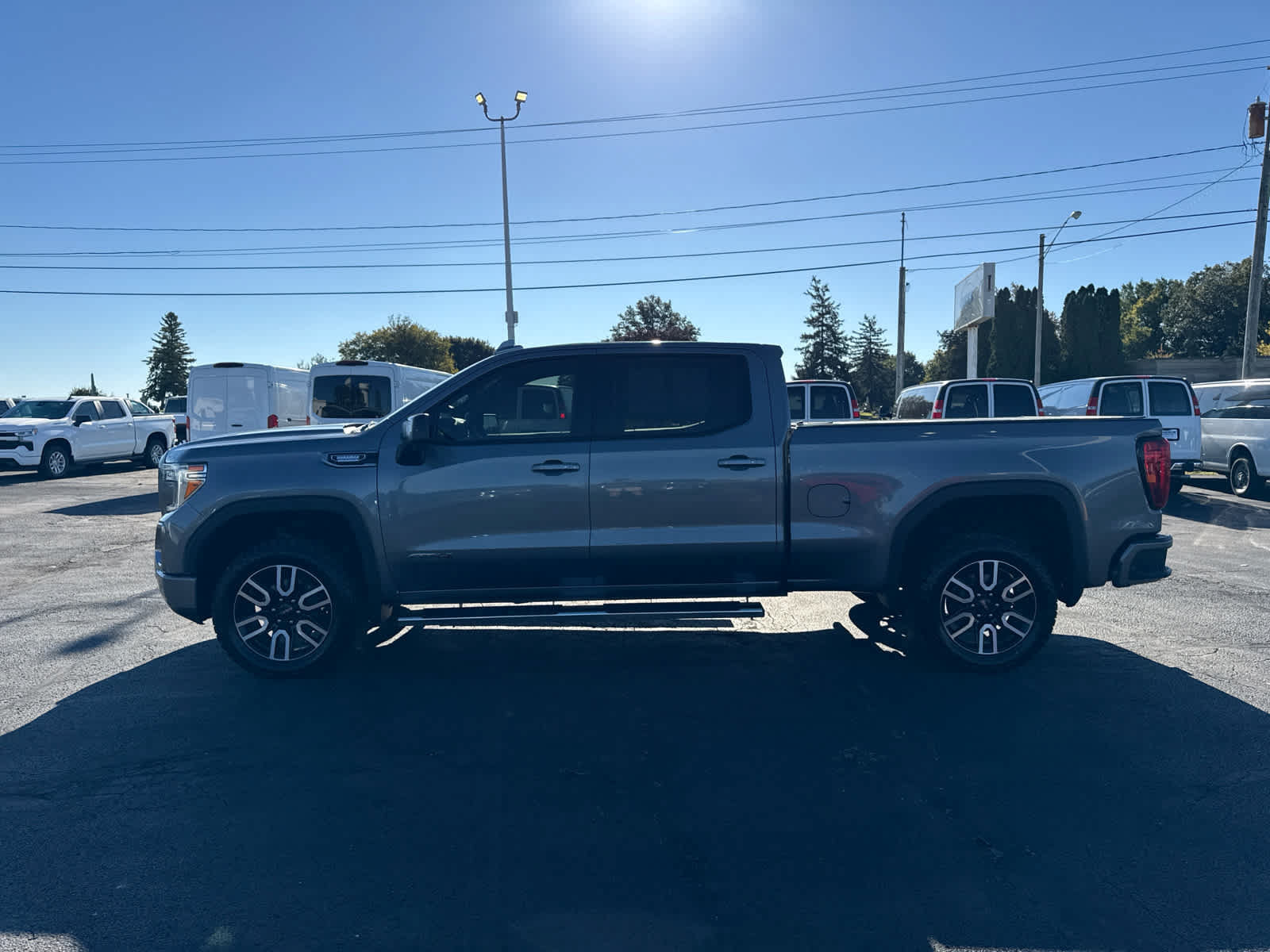 Certified 2021 GMC Sierra 1500 AT4 w/ AT4 Value Package AWD/4WD image 2