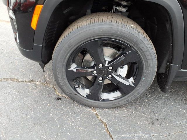 New 2025 Jeep Grand Cherokee Altitude image 6