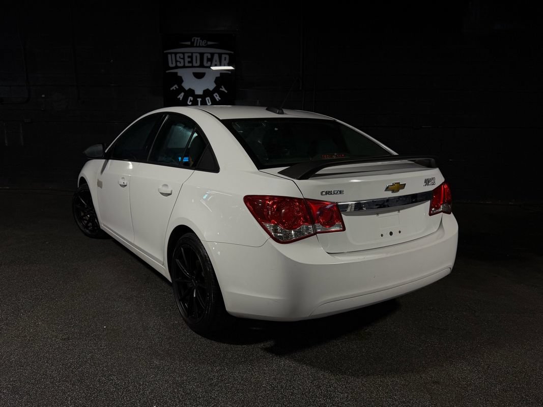 Used 2016 Chevrolet Cruze L FWD image 3