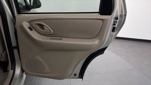 Used 2006 MAZDA Tribute s FWD image 19