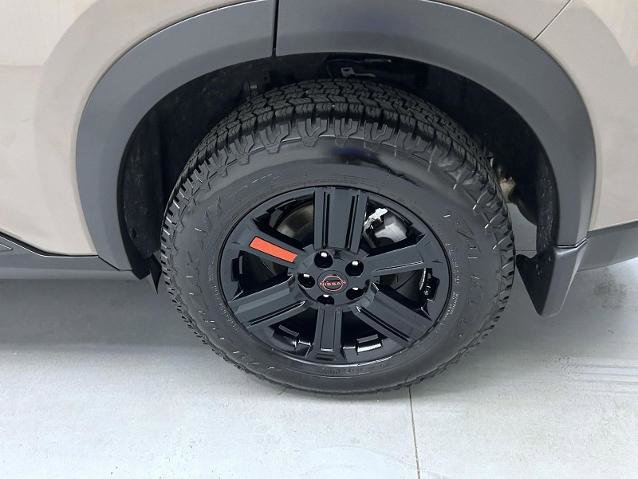 Certified 2025 Nissan Rogue SV image 22