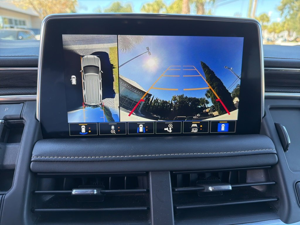 Used 2021 GMC Yukon XL SLT w/ SLT Luxury Package image 13