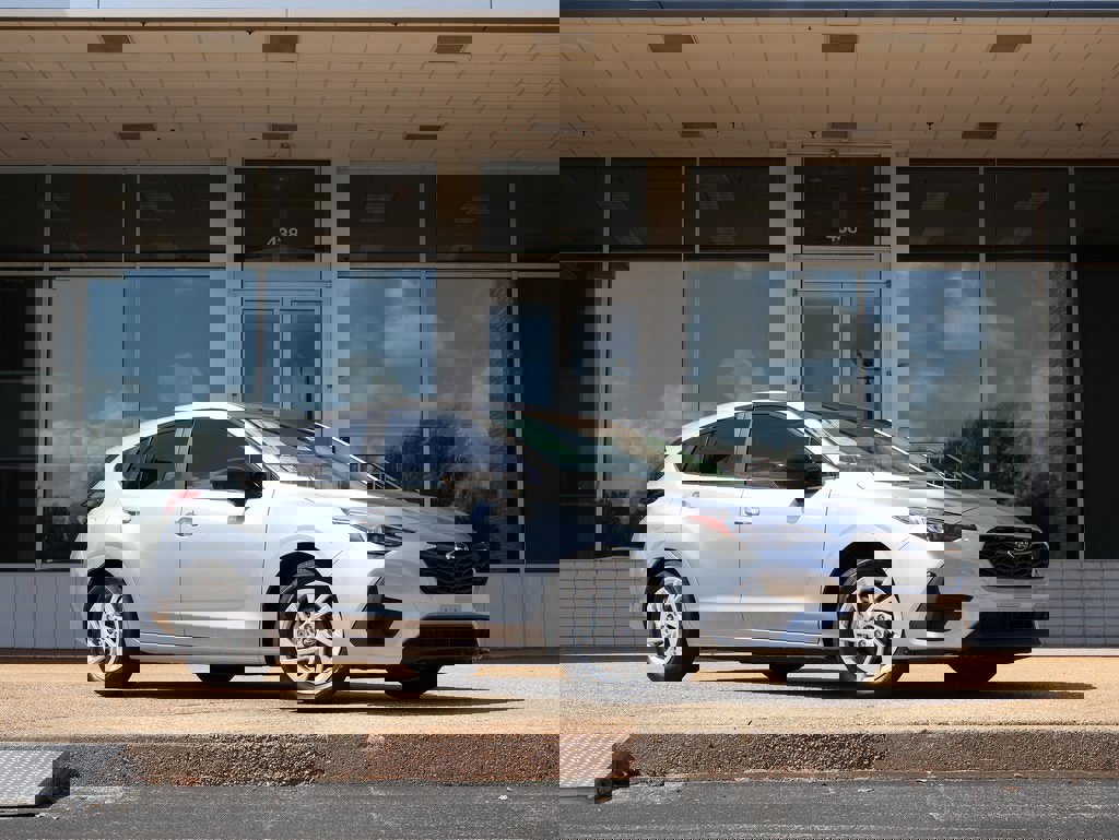 New 2025 Subaru Impreza 2.0i