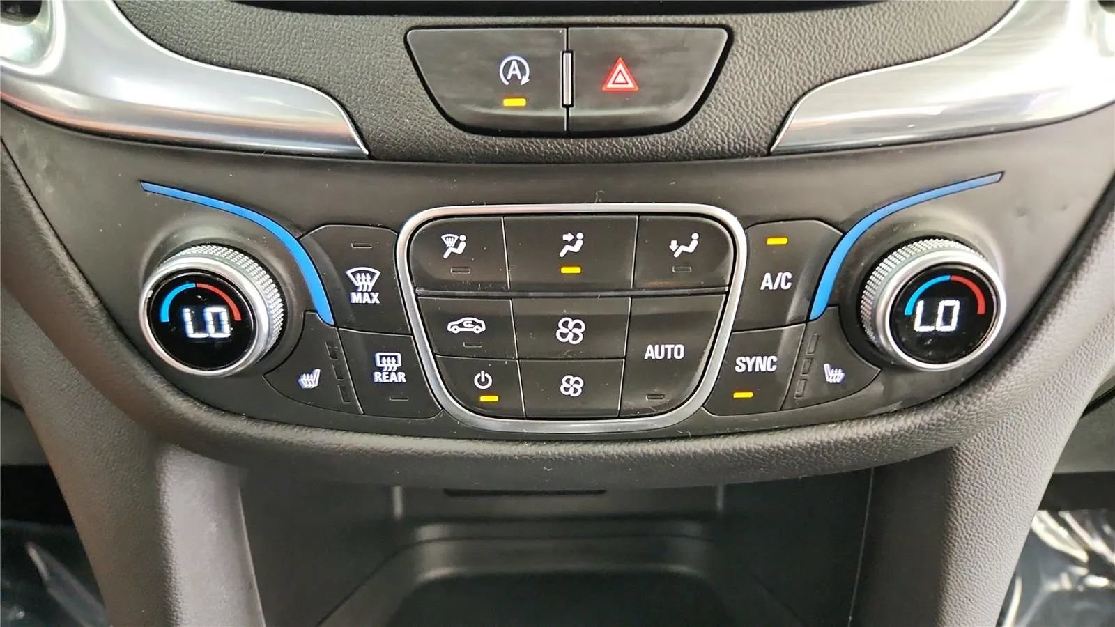 Used 2023 Chevrolet Equinox LT FWD image 31
