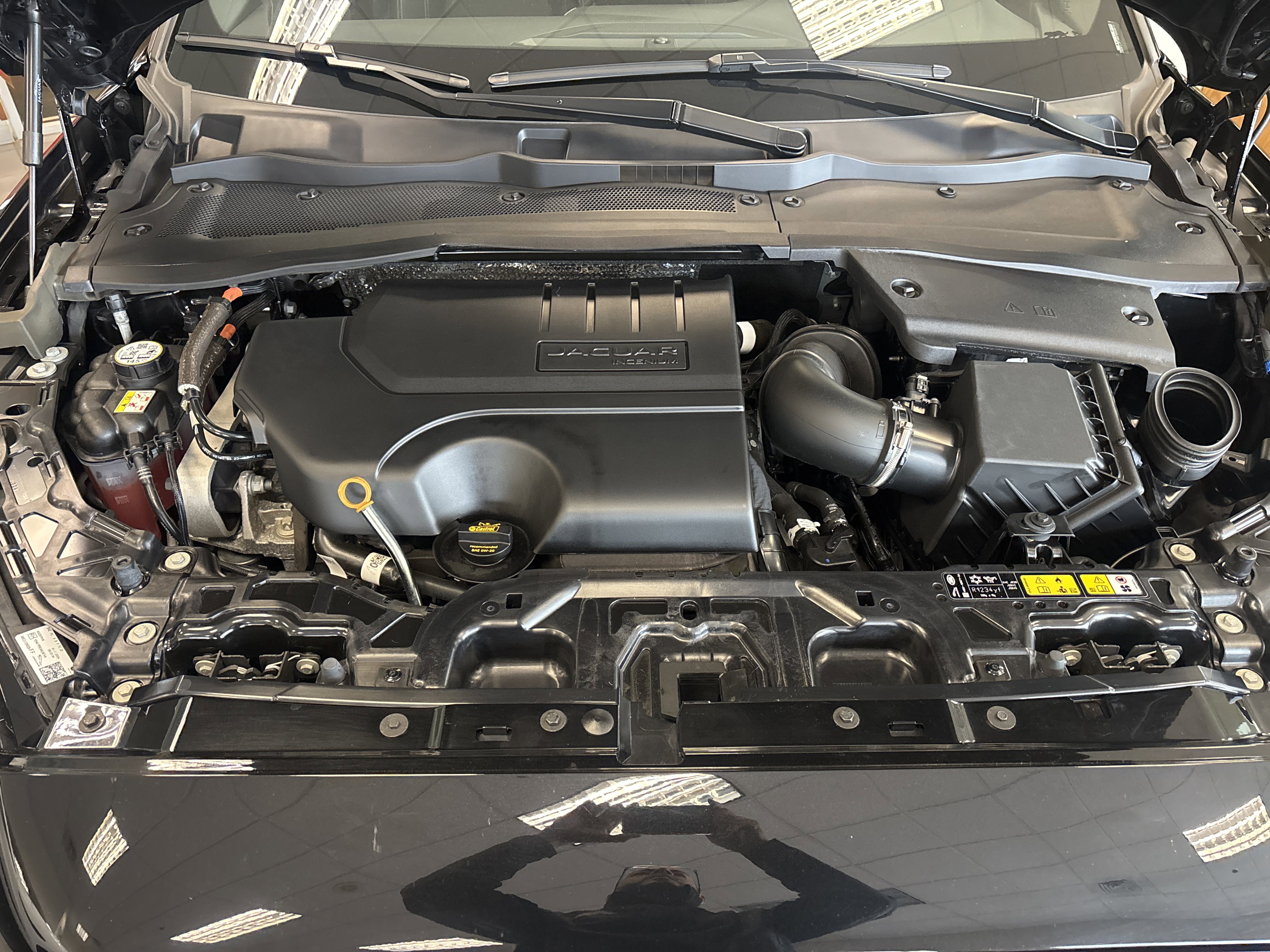 Used 2024 Jaguar E-PACE R-Dynamic SE image 22