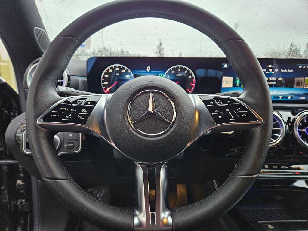 Used 2024 Mercedes-Benz CLA 250 4MATIC image 28