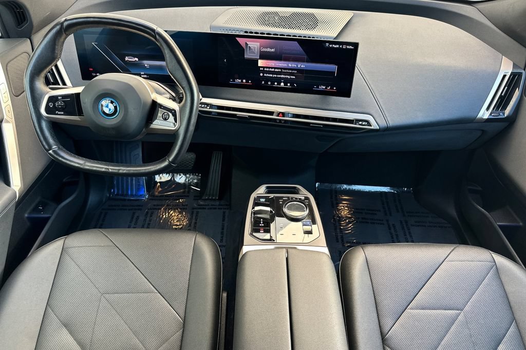 Used 2024 BMW iX xDrive50 w/ Sport Package AWD/4WD image 14