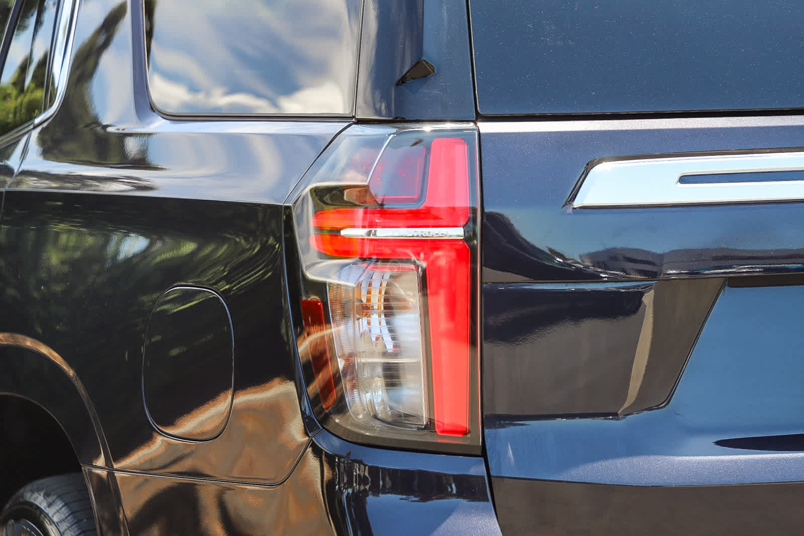 Used 2024 Chevrolet Tahoe LT w/ Luxury Package RWD image 9