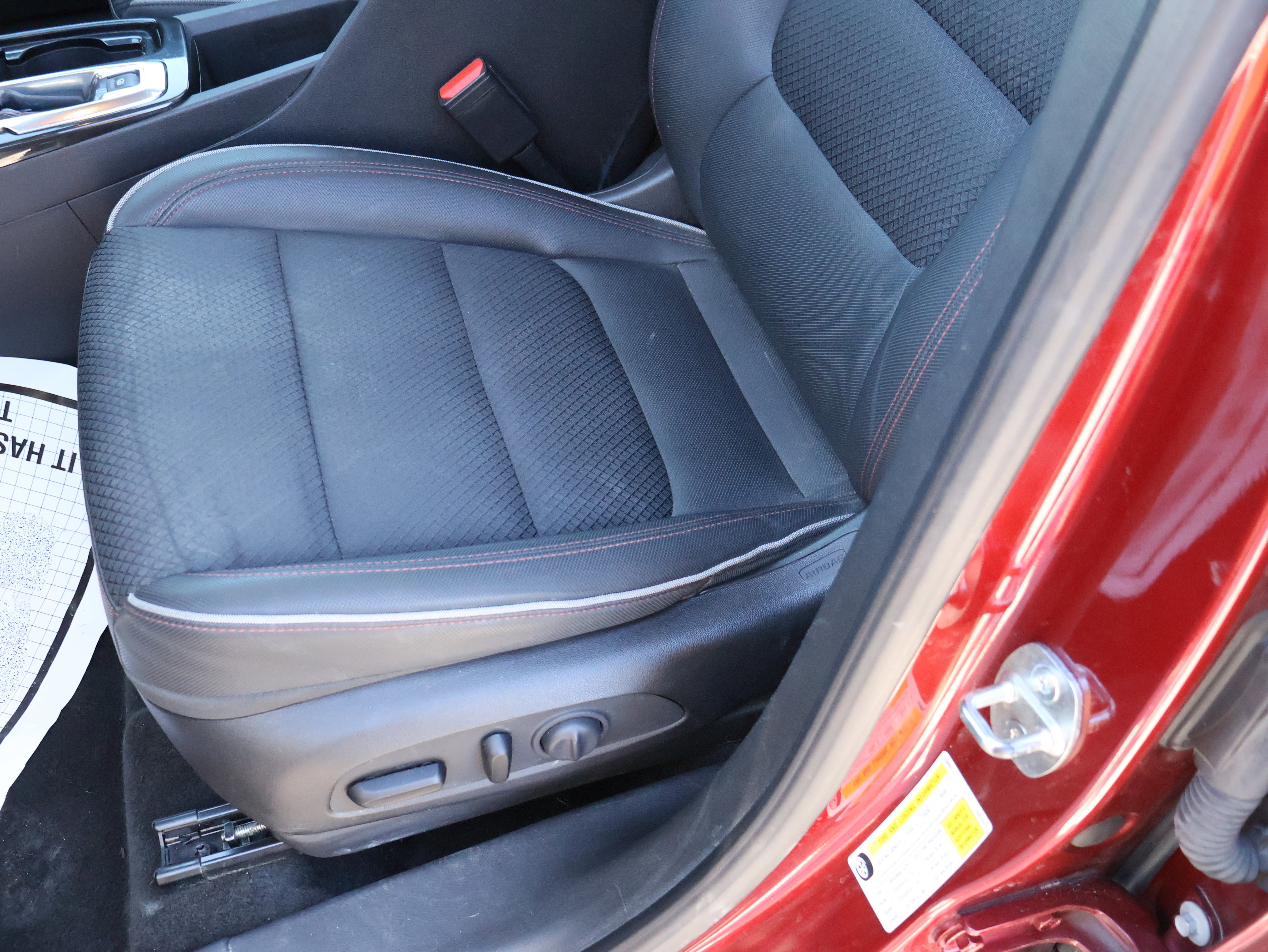 Used 2022 Chevrolet TrailBlazer RS w/ Sun and Liftgate Package image 38