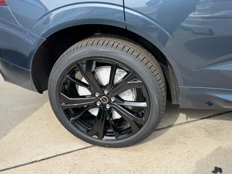New 2026 Volvo XC60 T8 Ultra w/ Climate Package image 4