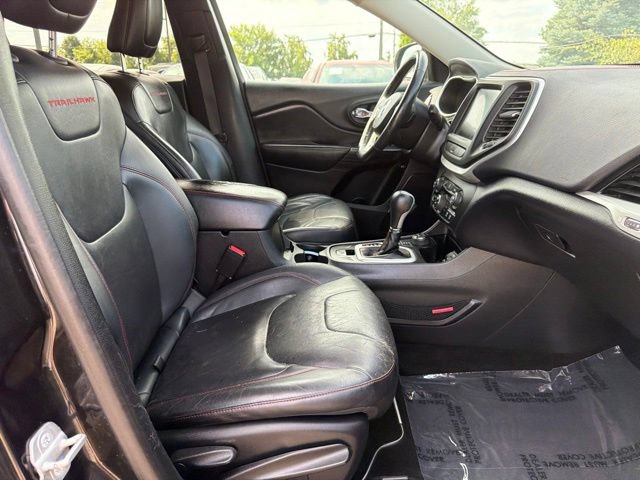 Used 2014 Jeep Cherokee Trailhawk w/ Comfort/Convenience Group AWD/4WD image 28