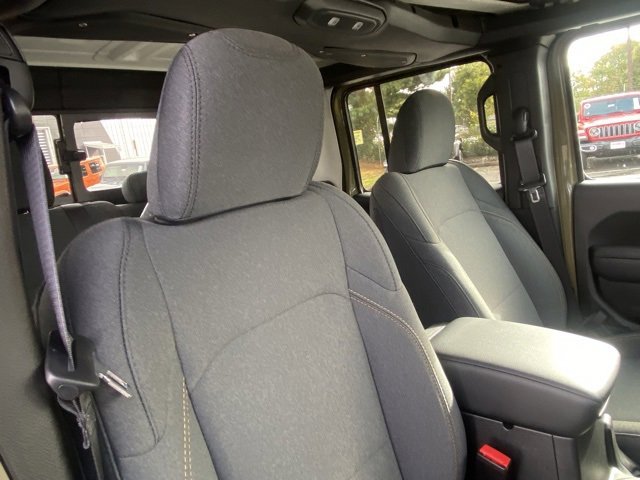 New 2025 Jeep Gladiator Sport image 30