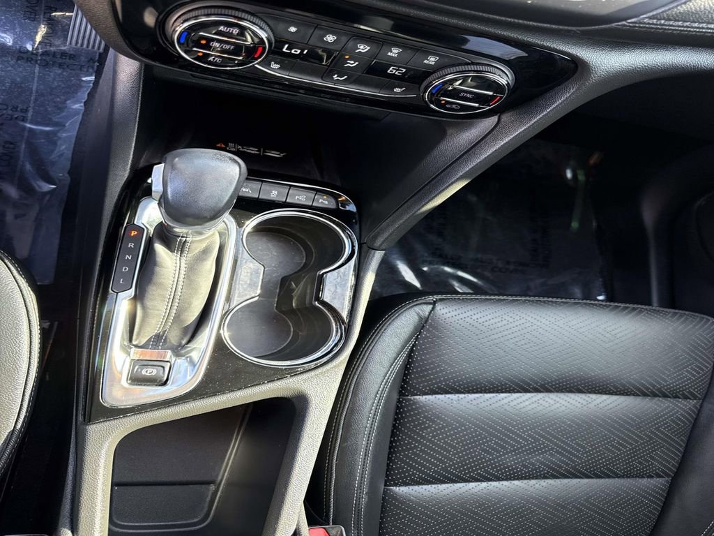 Used 2022 Buick Encore GX Essence w/ Advanced Technology Package image 32