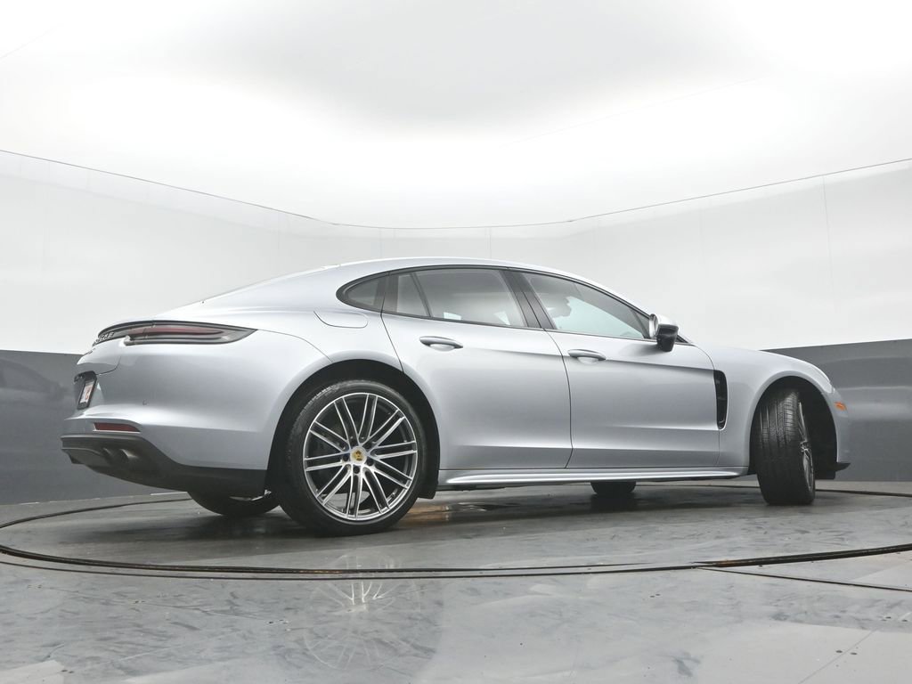 Used 2017 Porsche Panamera 4S AWD/4WD image 32