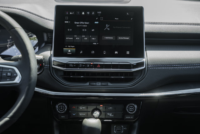New 2026 Jeep Compass Latitude AWD/4WD image 26