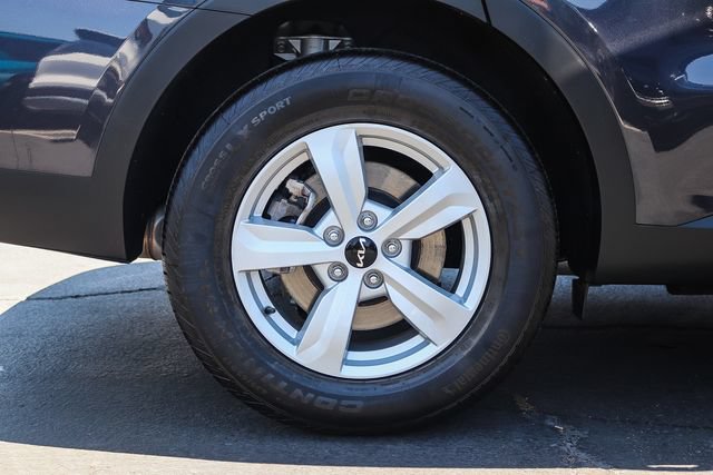 Certified 2025 Kia Sorento LX FWD image 13