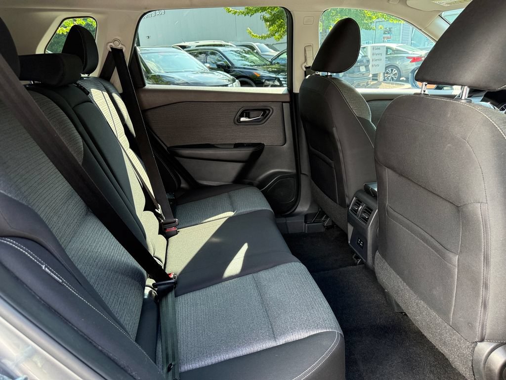 Used 2021 Nissan Rogue SV AWD/4WD image 29