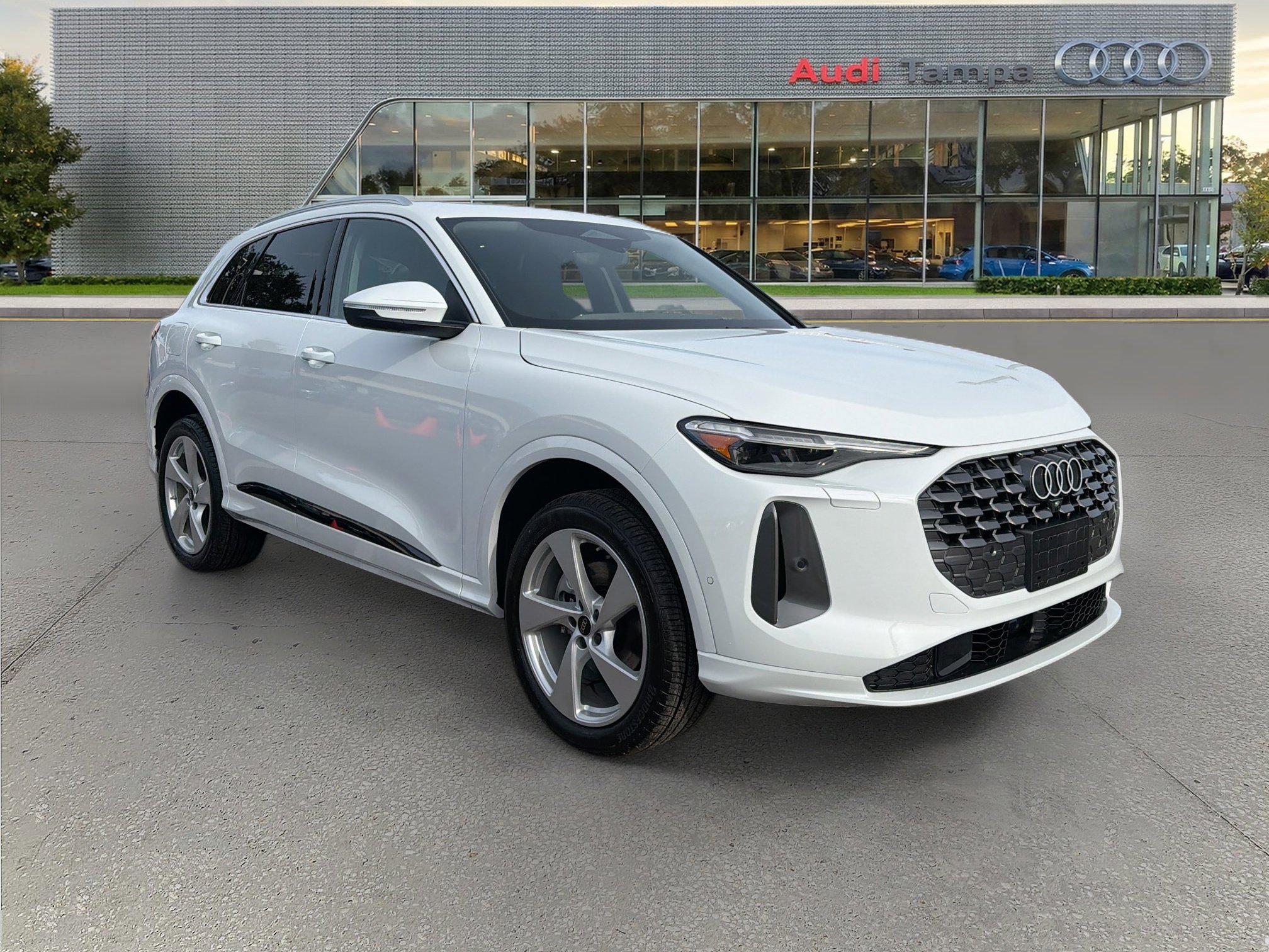 New 2025 Audi Q5 Premium Plus image 1