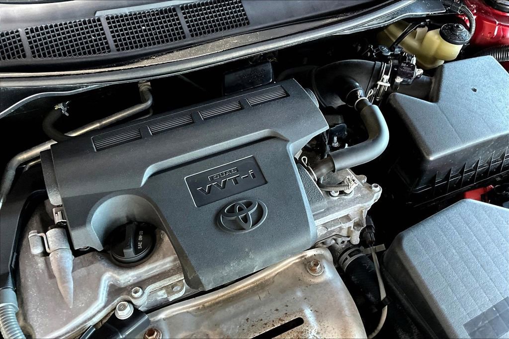 Used 2016 Toyota Camry SE FWD image 30