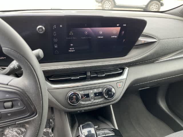 Used 2024 Buick Envista Preferred w/ Convenience II Package FWD image 14