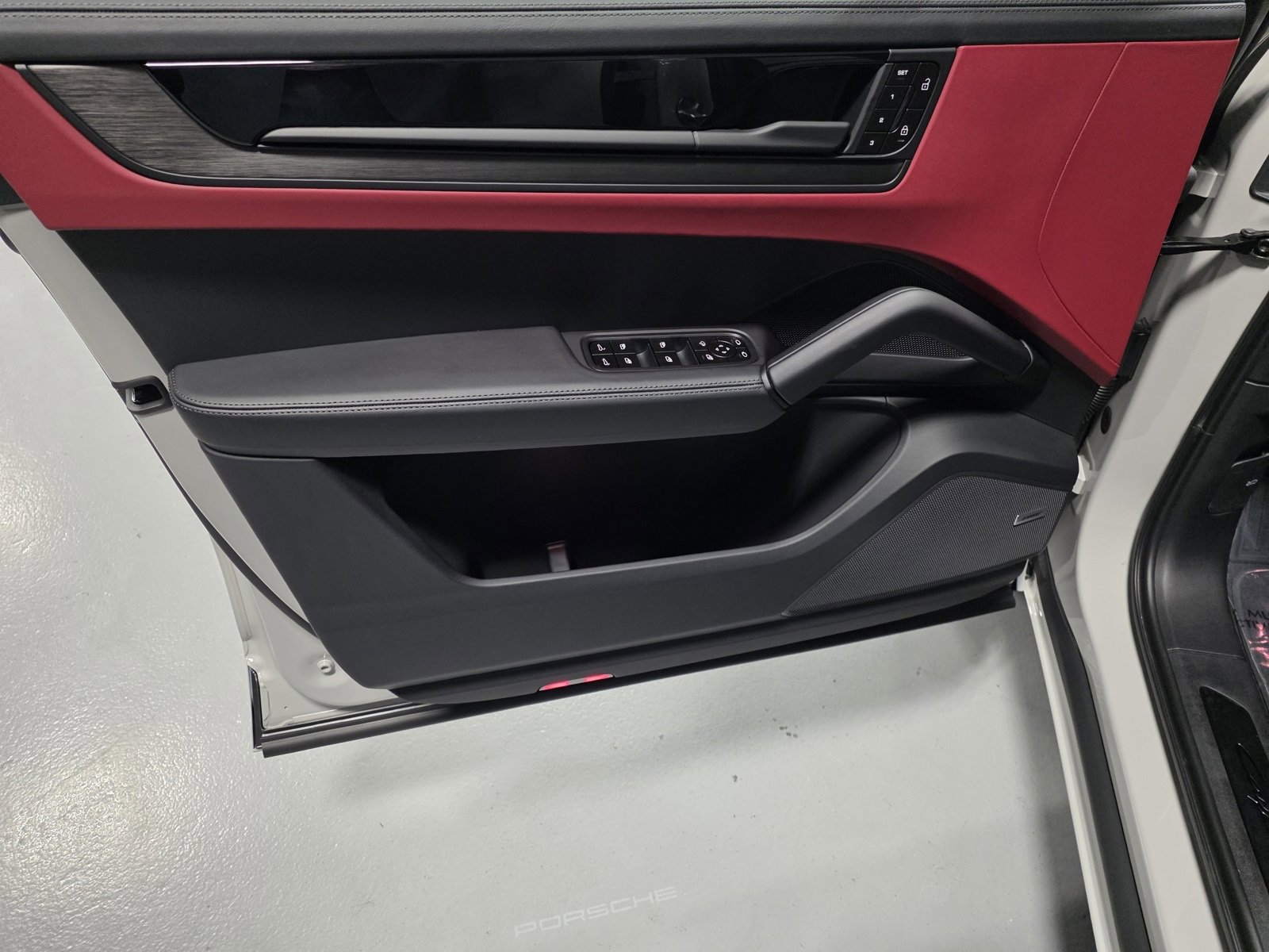 New 2026 Porsche Cayenne GTS image 5