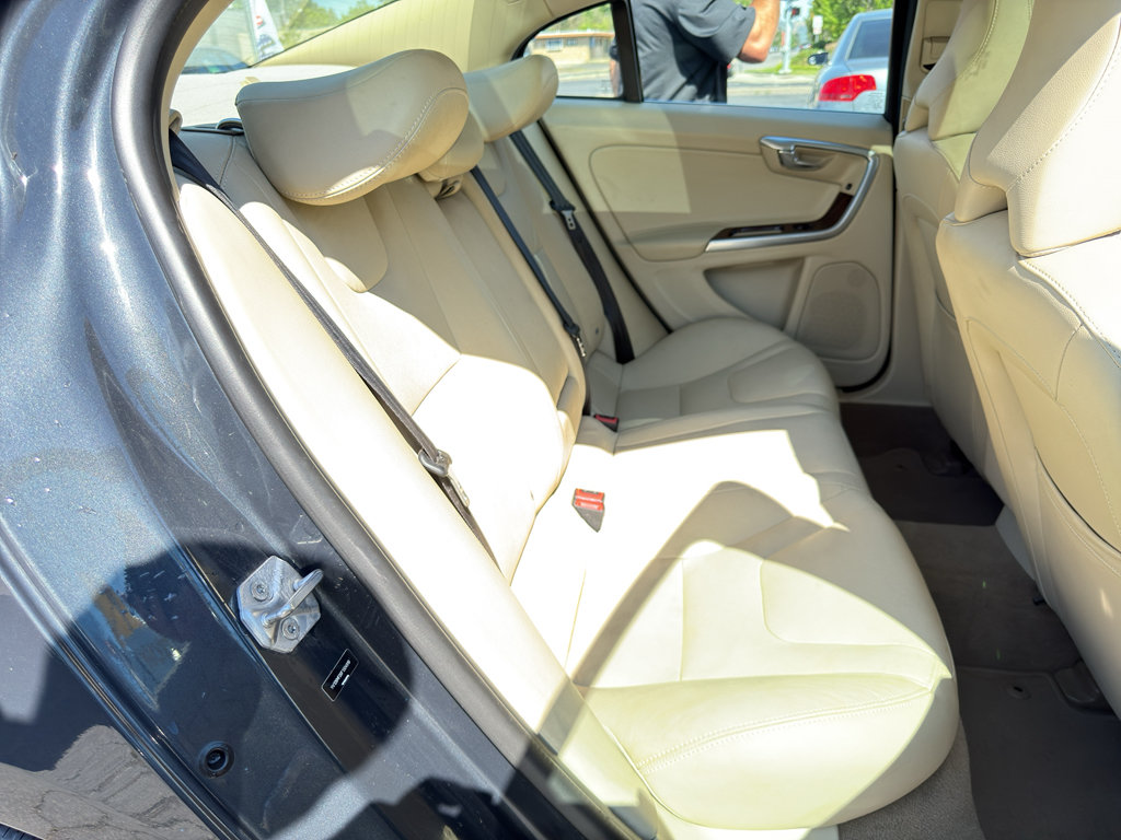 Used 2015 Volvo S60 T5 Platinum FWD image 18