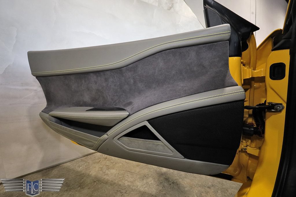 Used 2015 Ferrari 458 Spider RWD image 18