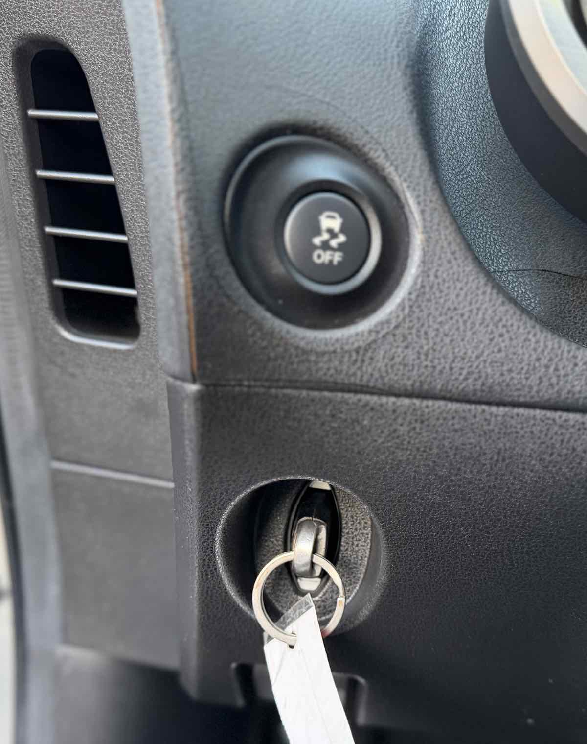 Used 2011 Nissan 370Z Touring w/ Sport Pkg image 29