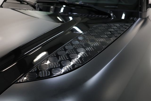 Used 2023 Land Rover Defender 90 V8 image 62