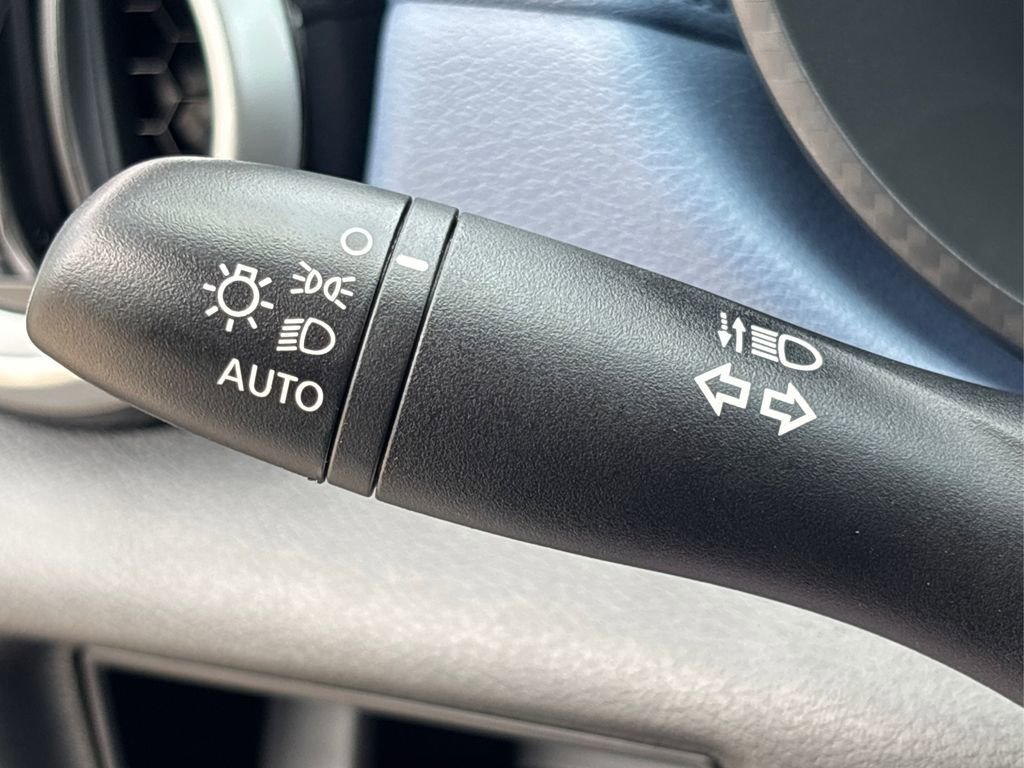 Used 2025 Nissan Versa SV w/ Trunk Package image 24