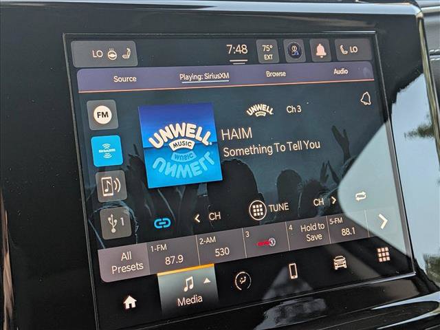 Used 2023 Jeep Grand Cherokee Laredo w/ Luxury Tech Group I AWD/4WD image 14