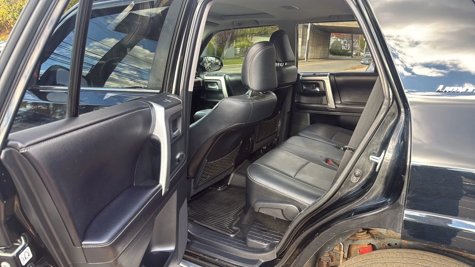 Used 2017 Toyota 4Runner Limited image 27