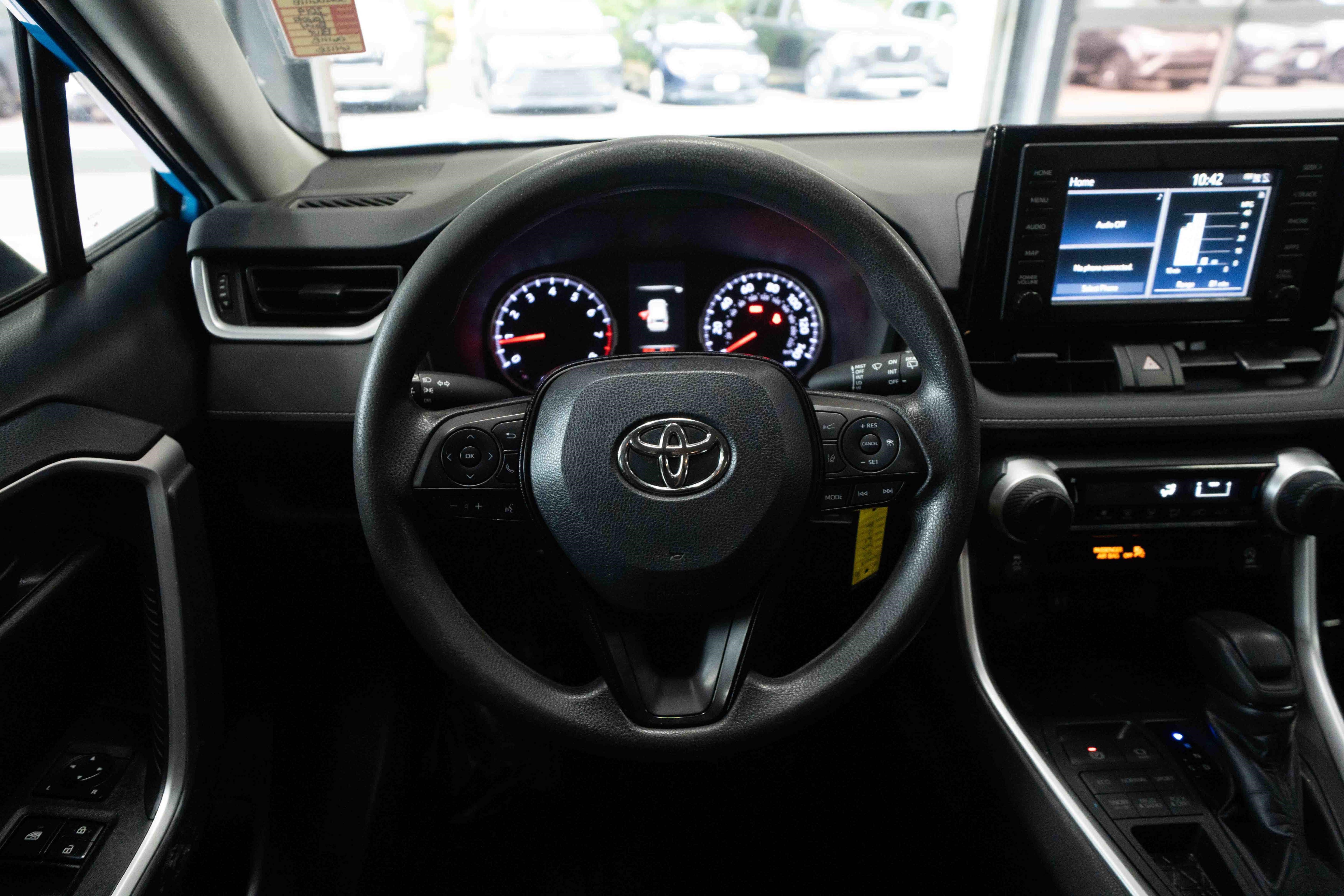 Used 2019 Toyota RAV4 LE w/ Carpet Mat Package AWD/4WD image 21