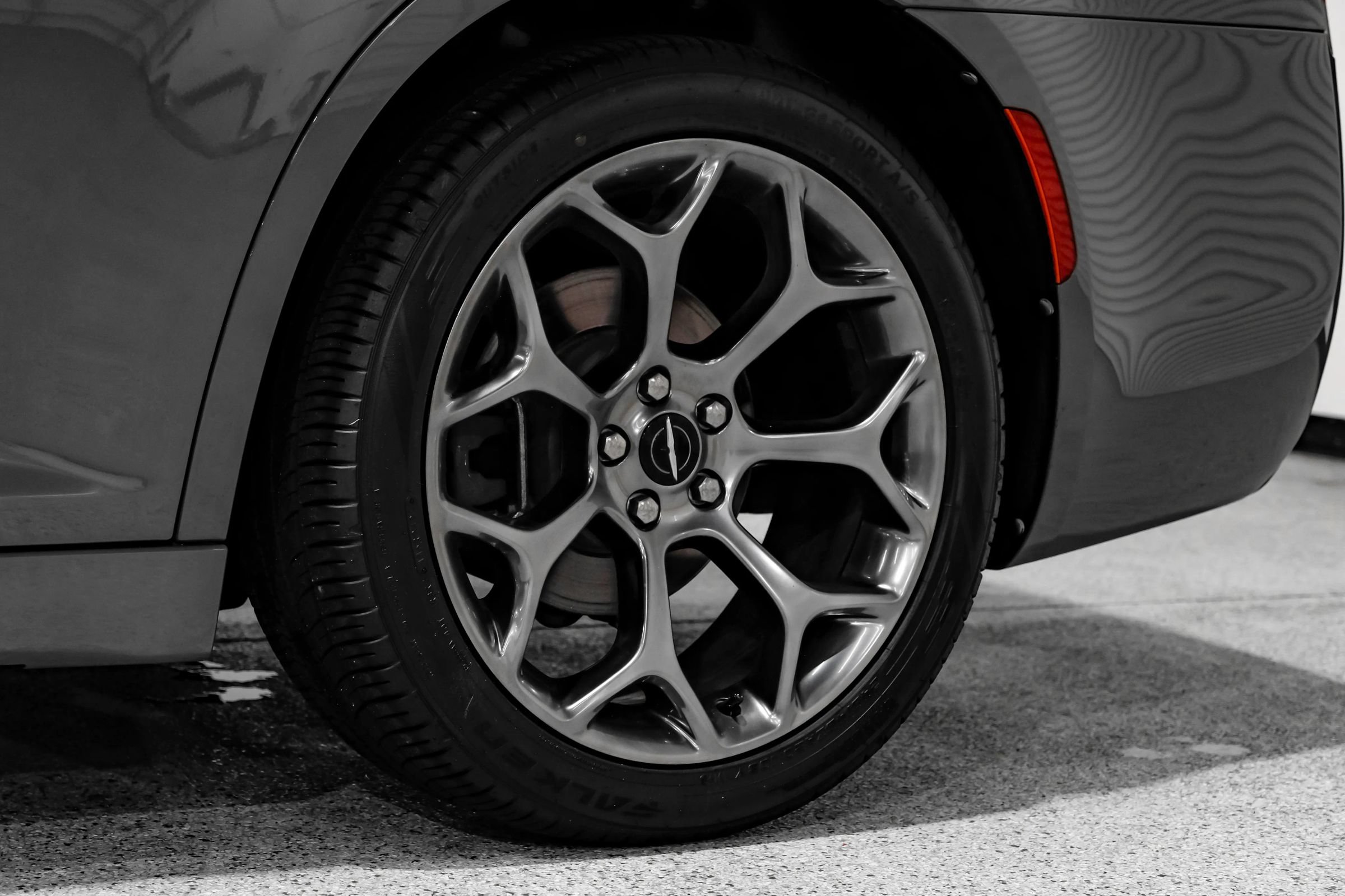 Used 2018 Chrysler 300 S w/ 300S Premium Group RWD image 73