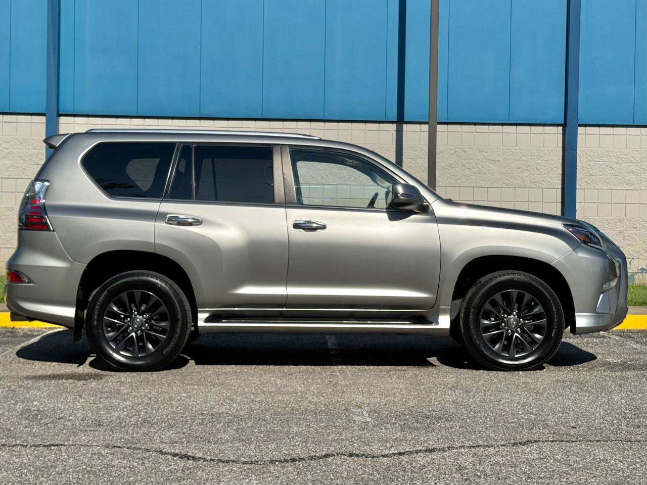 Used 2021 Lexus GX 460 Premium w/ Premium Package AWD/4WD image 4