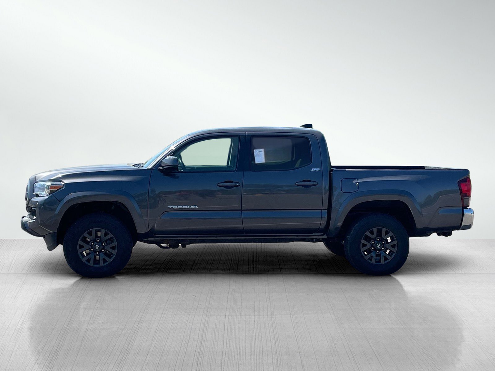 Used 2023 Toyota Tacoma SR5 AWD/4WD image 4