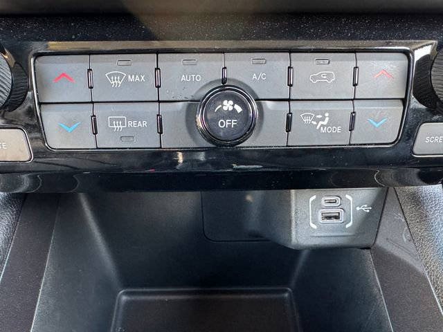 Used 2022 Jeep Compass Latitude w/ Sun and Sound Group AWD/4WD image 27