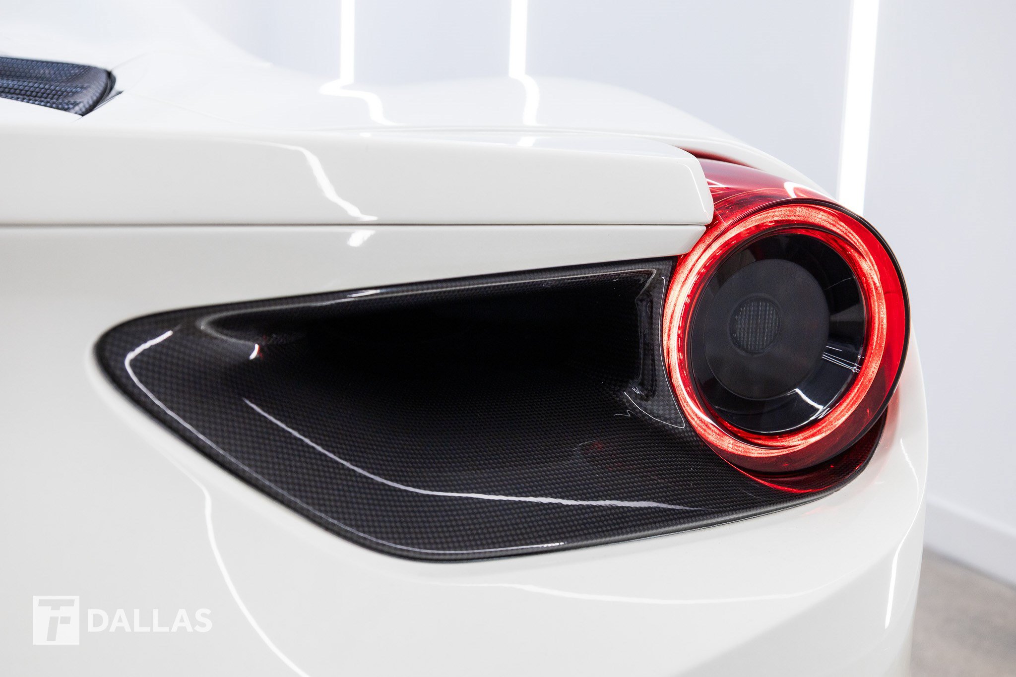 Used 2019 Ferrari 488 Spider RWD image 10