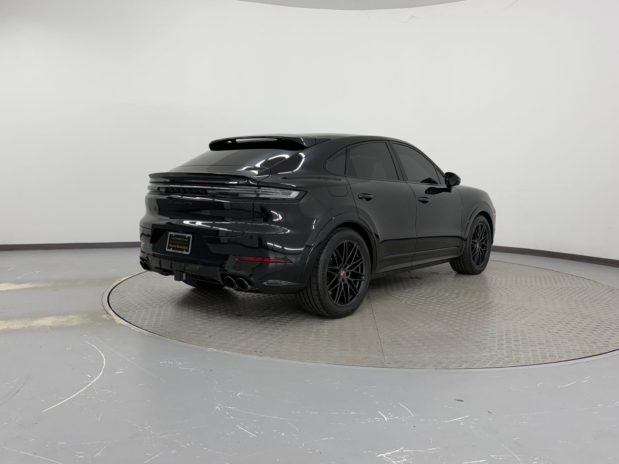 Certified 2025 Porsche Cayenne GTS AWD/4WD image 9
