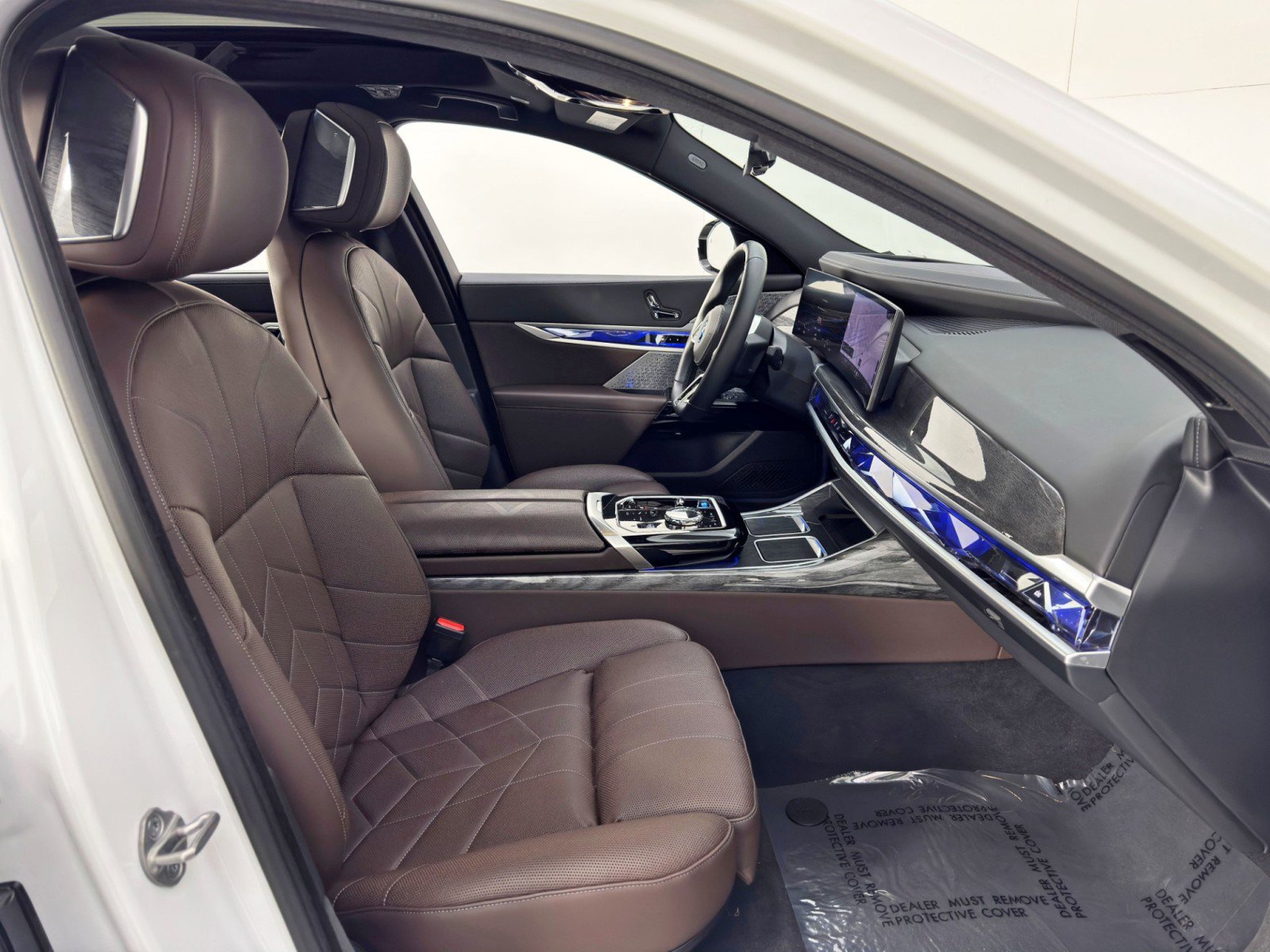 Used 2023 BMW i7 xDrive60 w/ Executive Package 2 image 15